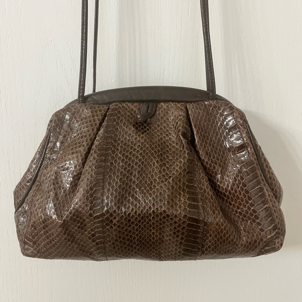 🛍️ Lyrella Adorable Brown Snakeskin Crossbody Shoulder Bag, Vintage 1980’s - Picture 6 of 14